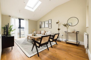 The Tooting Hideout - Dazzling 3BDR Flat with Balcony